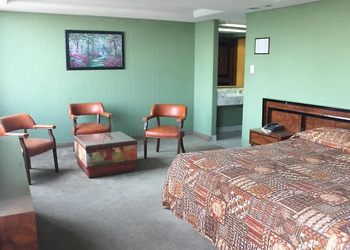 San Martin Hotel *